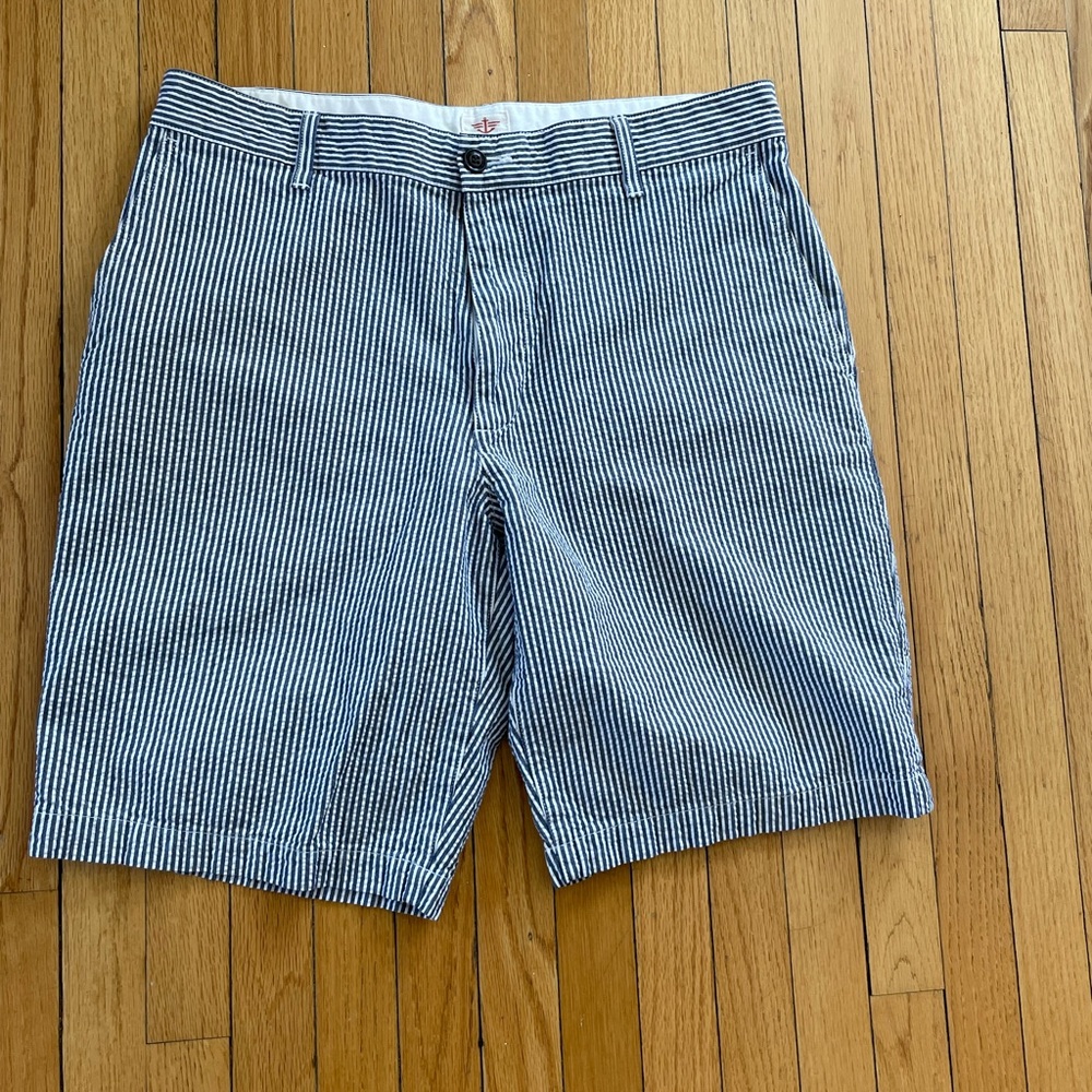 Men’s seersucker, dockers, shorts, blue, and white.